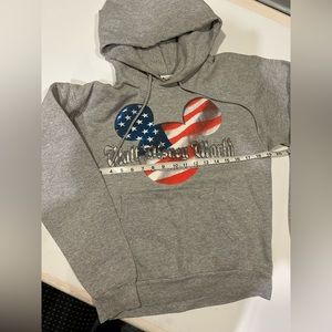 VINTAGE WALT DISNEY WORLD HOODED SWEATSHIRT RED WHITE & BLUE MICKEY HEAD & EARS